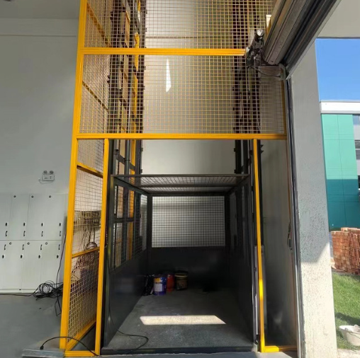 宜昌导轨式升降机助力物流园破解运输难题